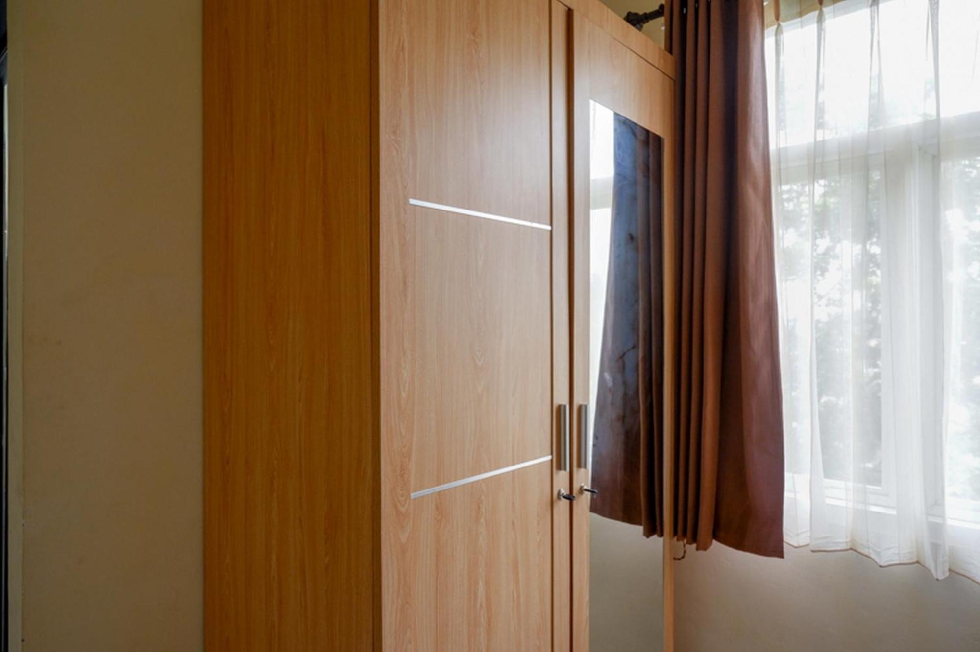 Reddoorz Syariah Near Purwosari Train Station Hotel Solo Екстериор снимка